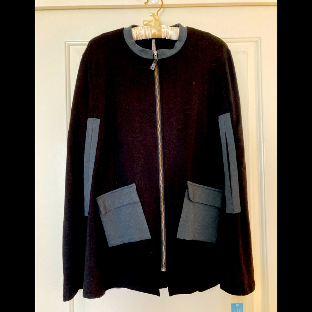 Blue Canoe cape with pockets  NWT